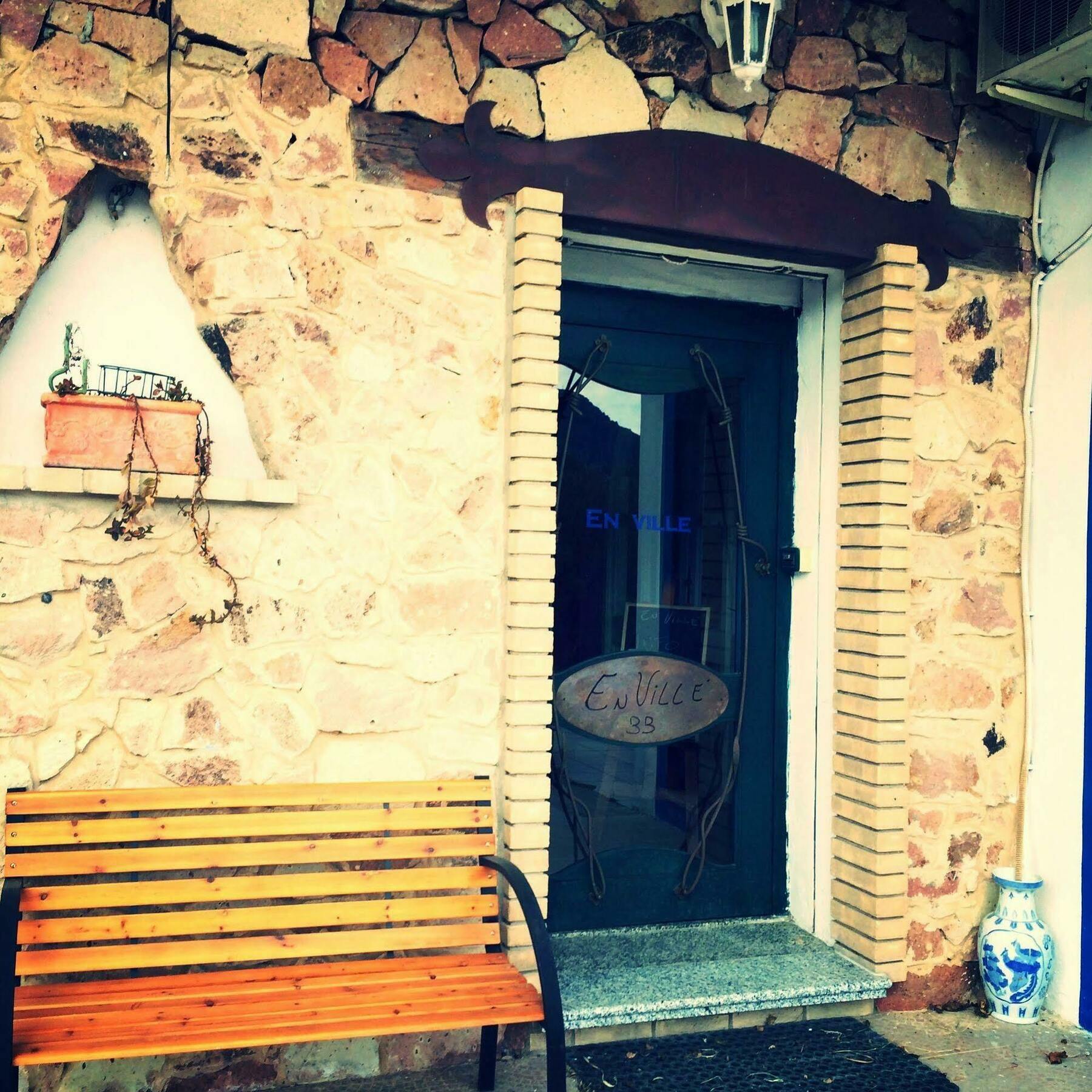 En Ville Bed And Breakfast Gonnesa Εξωτερικό φωτογραφία